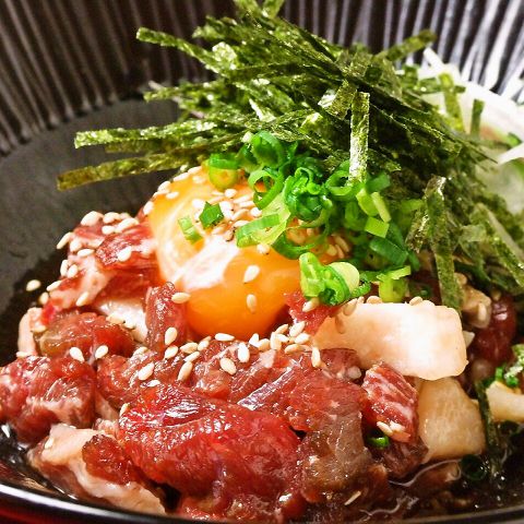 馬肉ユッケ