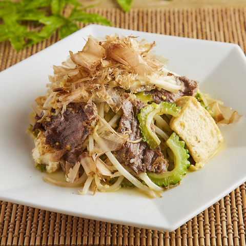 馬肉のゴーヤチャンプル