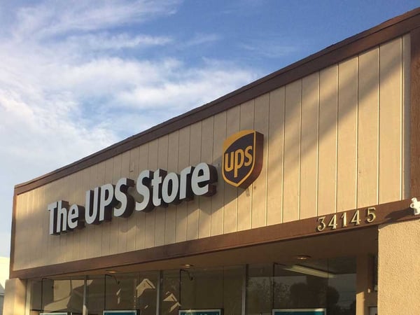Facade of The UPS Store Dana Point