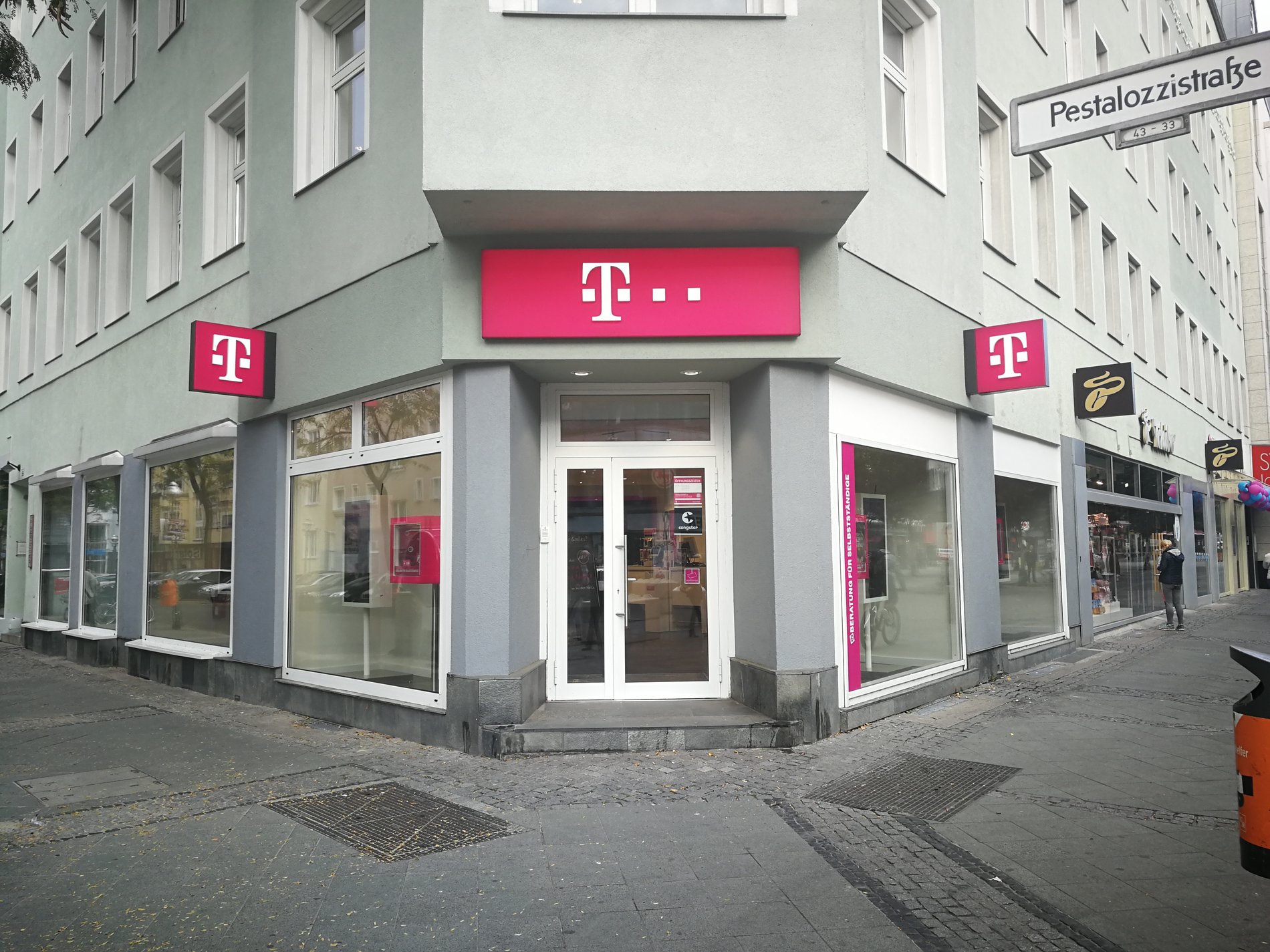 Store photo