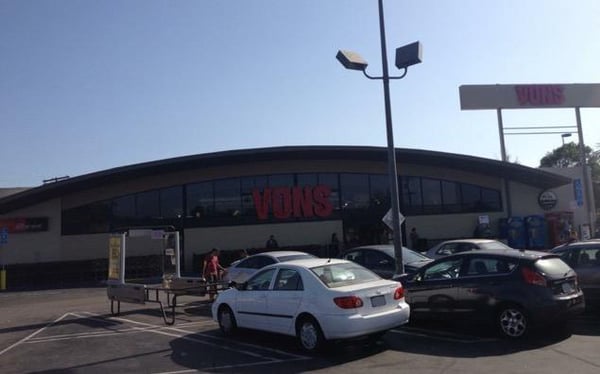 Vons Store Front Picture at 1342 N Alvarado St in Los Angeles CA