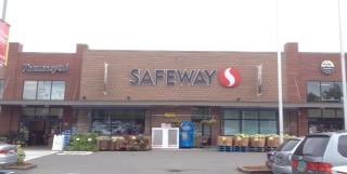 Safeway Store Front Picture at 7300 Roosevelt Way NE in Seattle WA