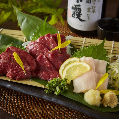 桜肉3種盛り(赤身、霜降り、こうね)