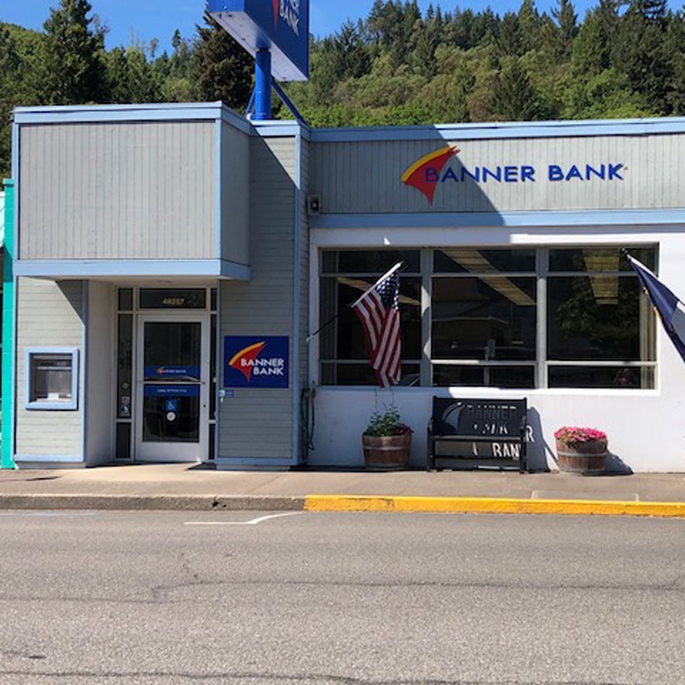 Banner Bank branch in Oakridge, Oregon