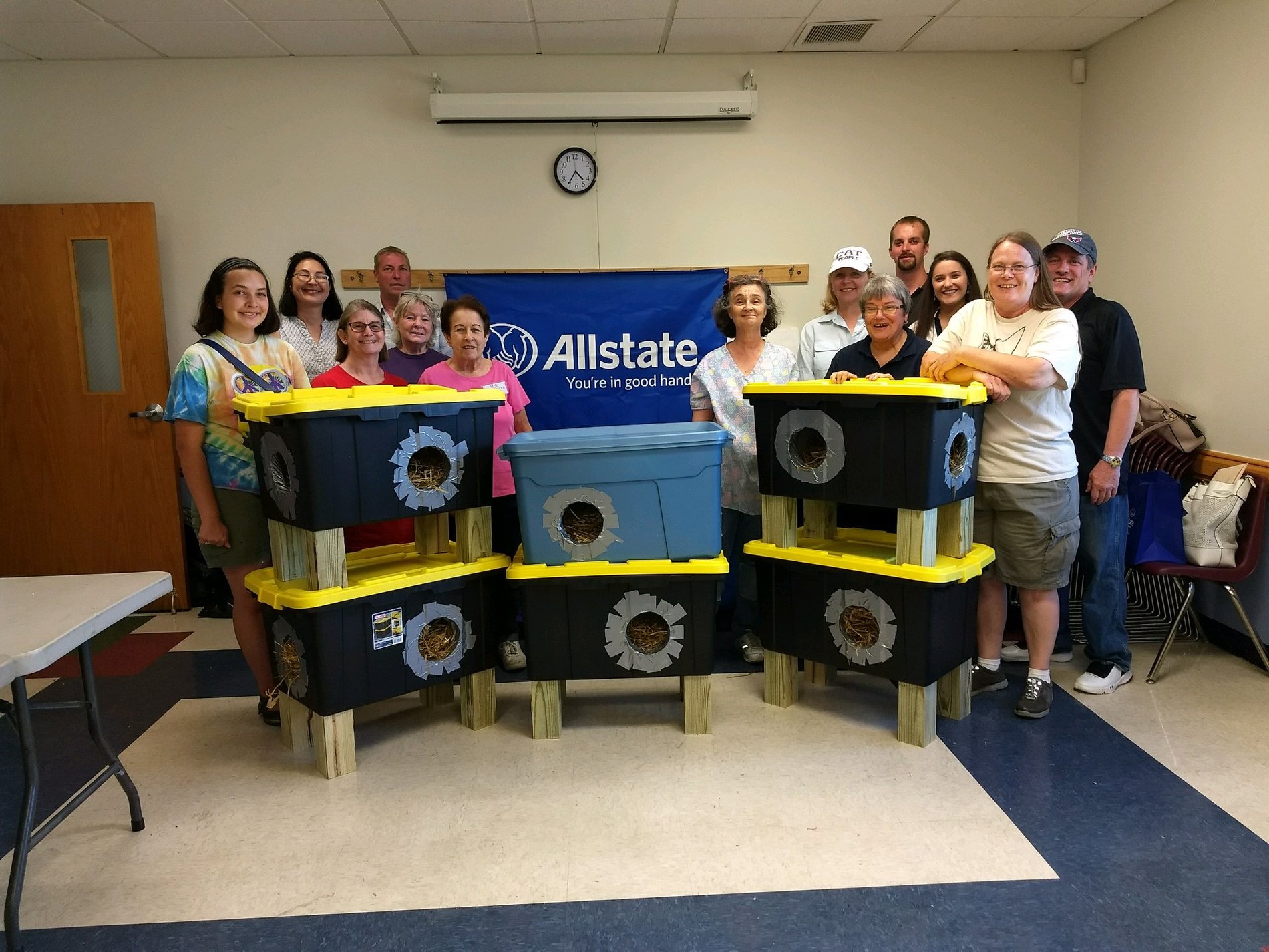 Allstate Hands in the Community. Shelter Building Workshop to help the Homeless Cats in the community.