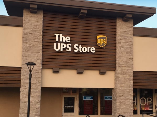 Facade of The UPS Store Willow Tree Center