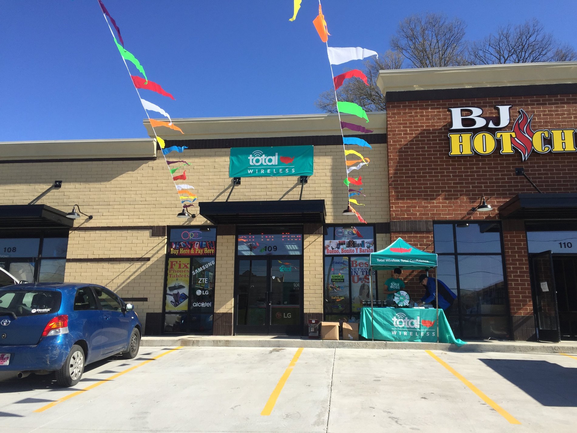 Total Wireless Store front image in Nashville, TN