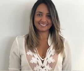 Viviane Raposo's headshot