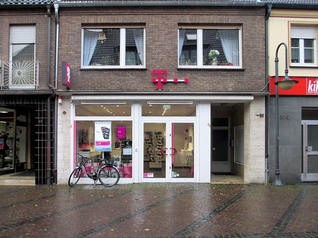 Store photo