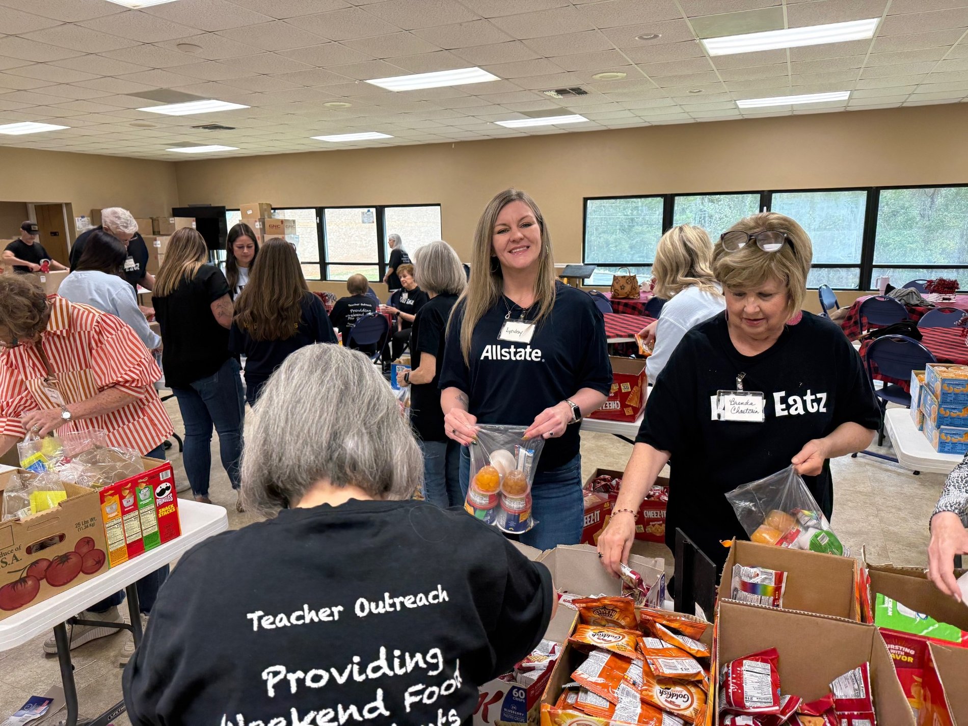 Lyndsy Temple Volunteering with Kidz Eatz