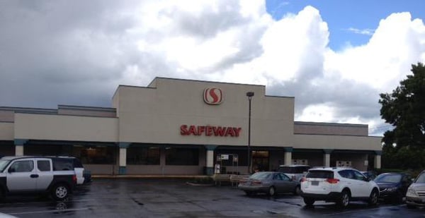 Safeway Store Front Photo at 20535 SW Tualatin Valley Highway in Aloha OR