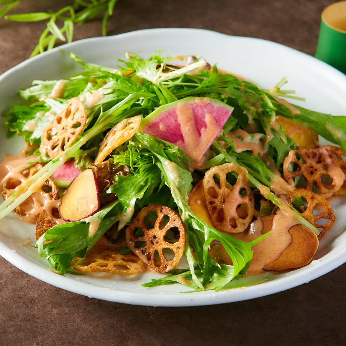根菜チップスのサラダ