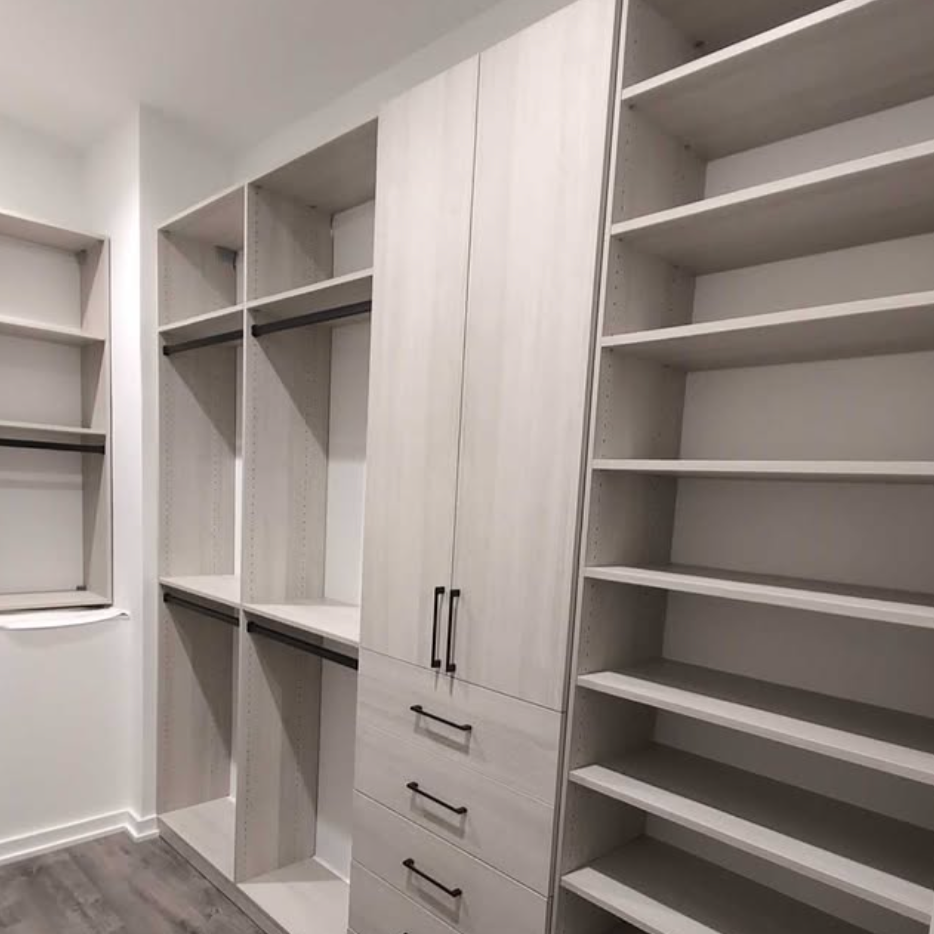 Walk-In Closet Shelf Design Walk-in closet with Grigio finish