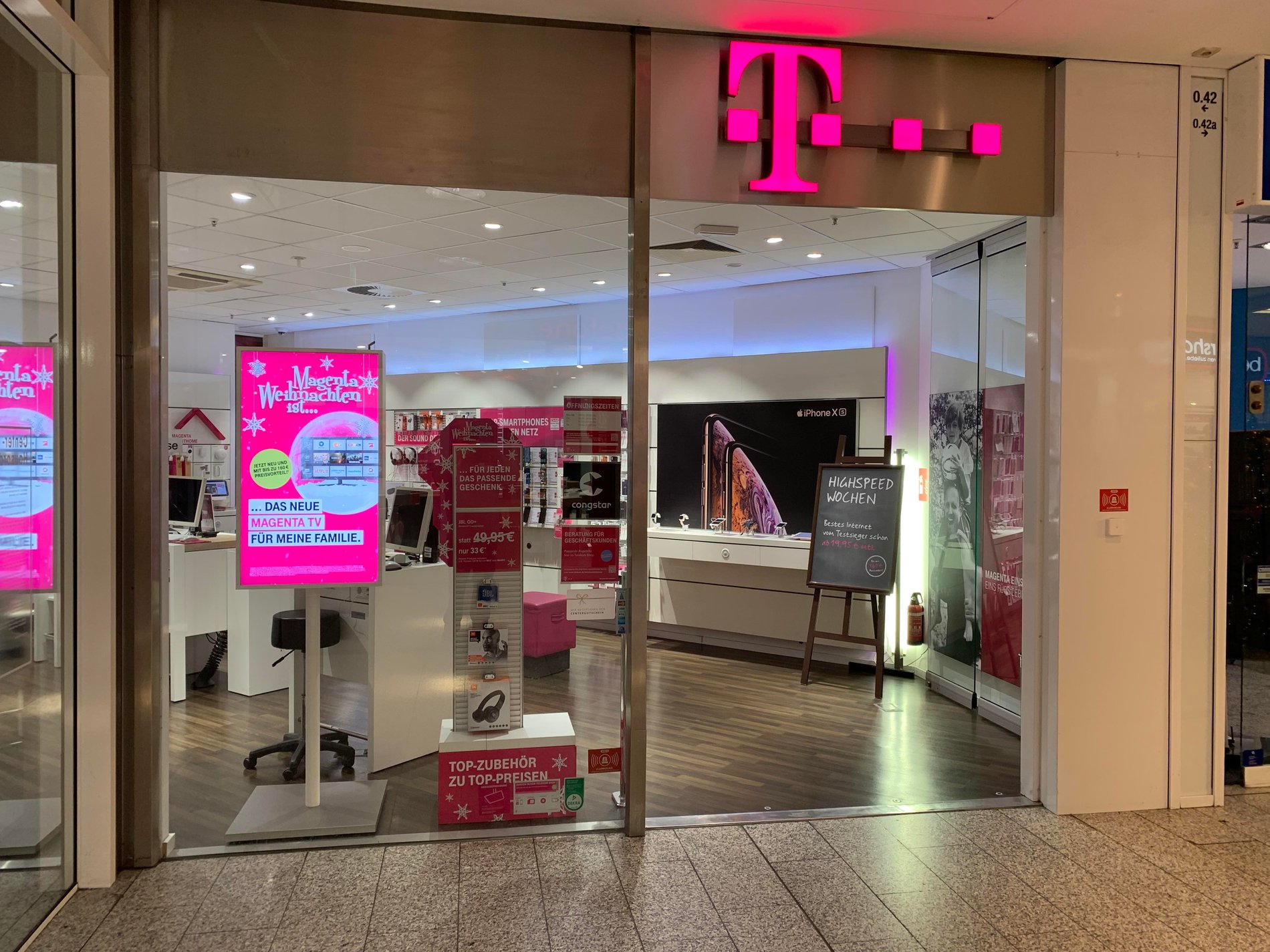 Store photo