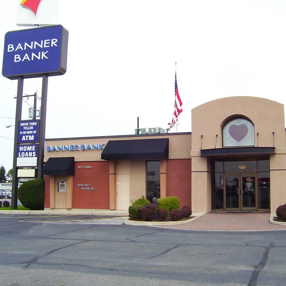 Banner Bank Sprague and University branch in Spokane Valley, Washington