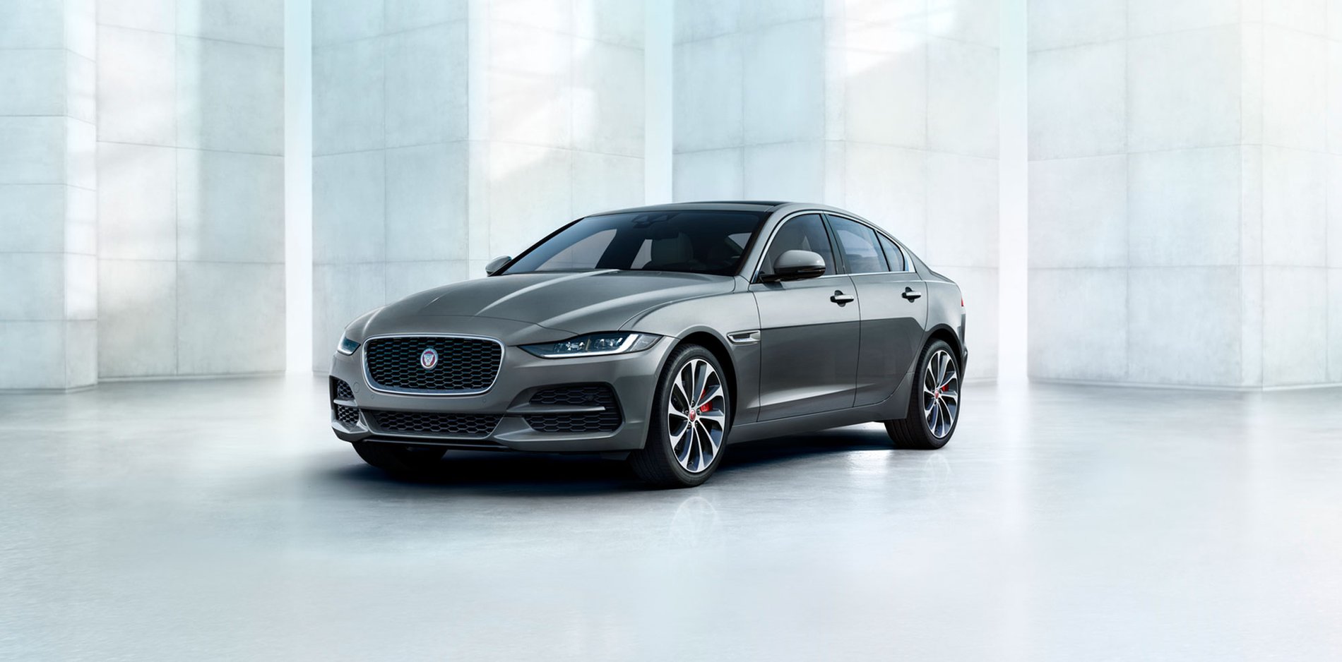 JAGUAR XE 2020