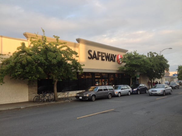 Safeway Store Front Picture at 4732 Brooklyn Ave in Seattle WA