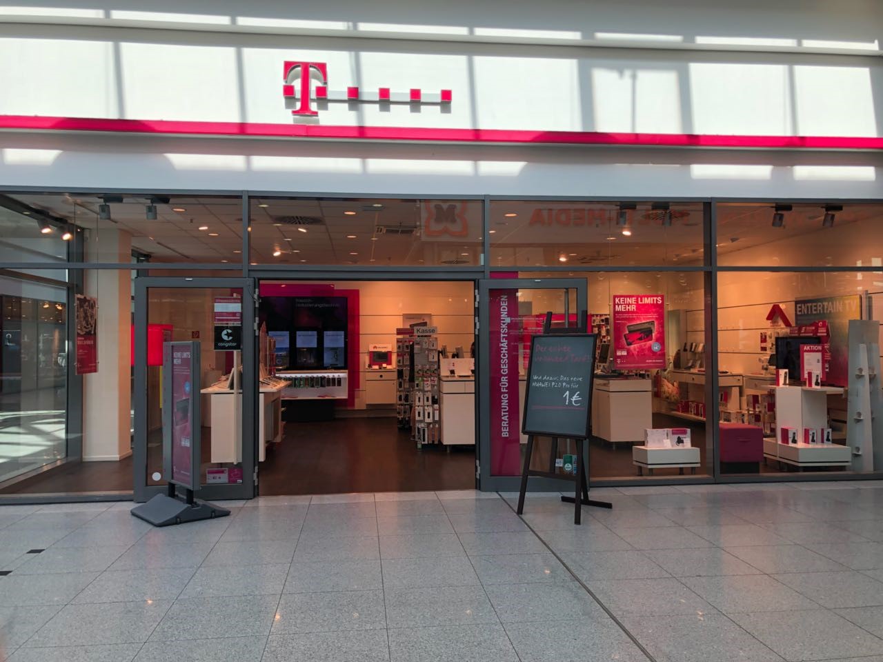 Store photo