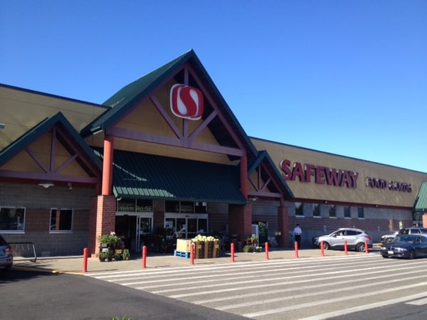Safeway Store Front Picture at 4700 Yelm Highway in Lacey WA
