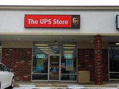 Exterior storefront image of The UPS Store #6488 in Lyndhurst, OH