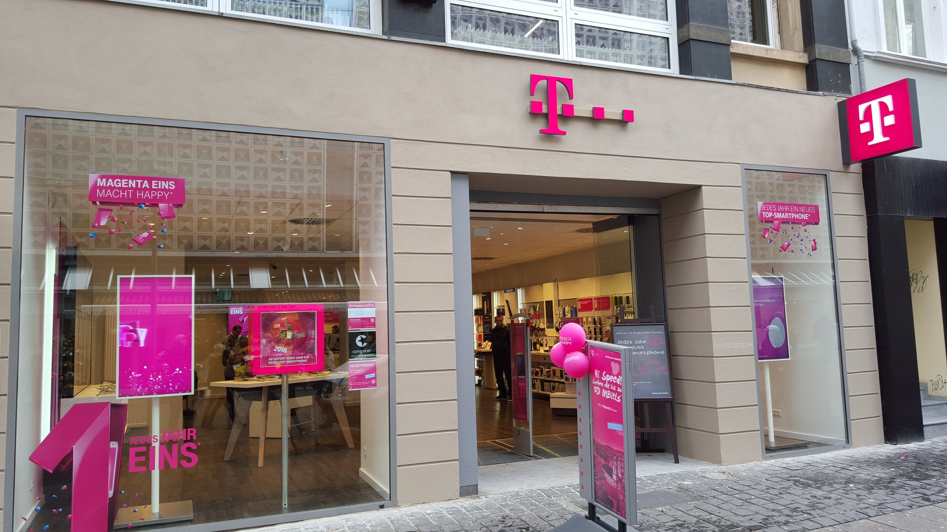 Store photo