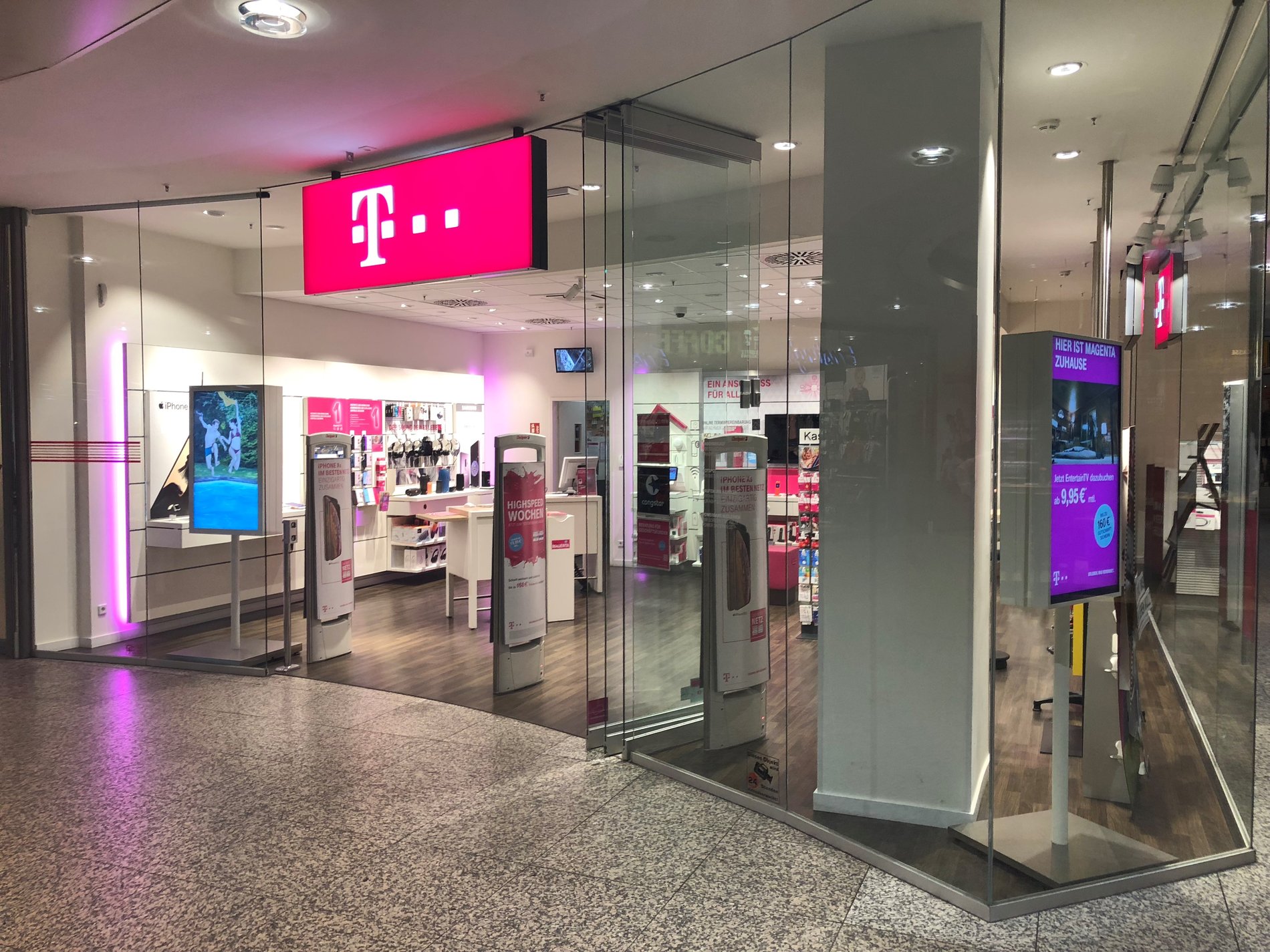 Store photo