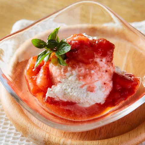 フロマージュブランムース・果肉たっぷりベリーソース
