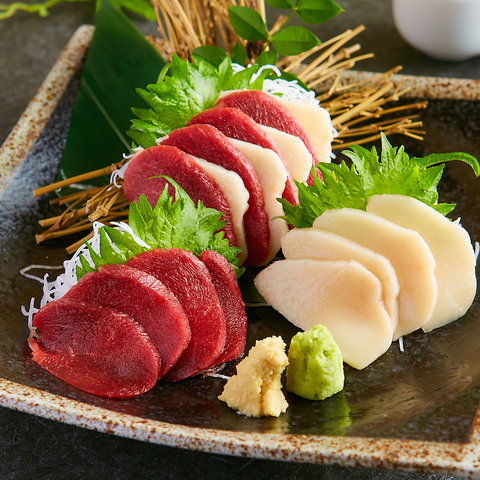 馬刺し(紅白盛り)