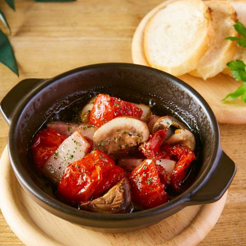 イタリア産熟成ベーコンとドライトマトのアヒージョ