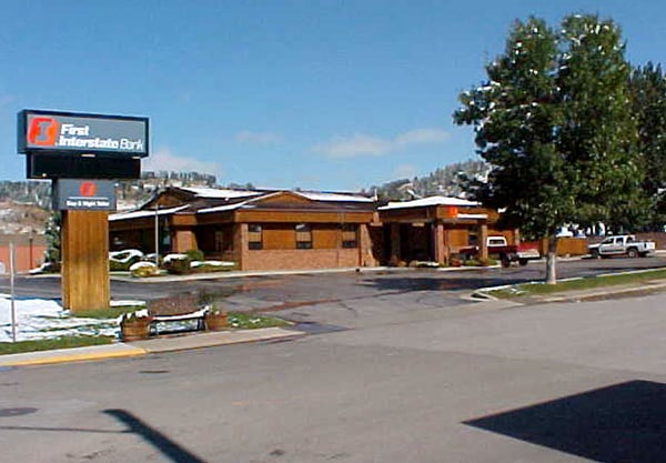 Exterior image of First Interstate Bank in Spearfish, South Dakota.