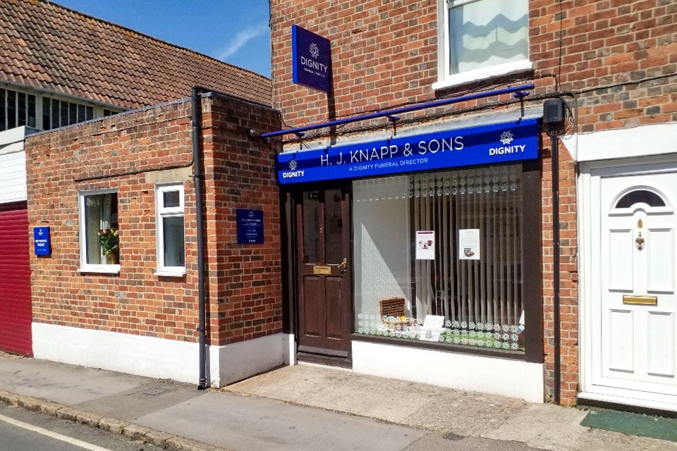 H. J. Knapp & Sons Funeral Directors in Wantage, Oxfordshire.
