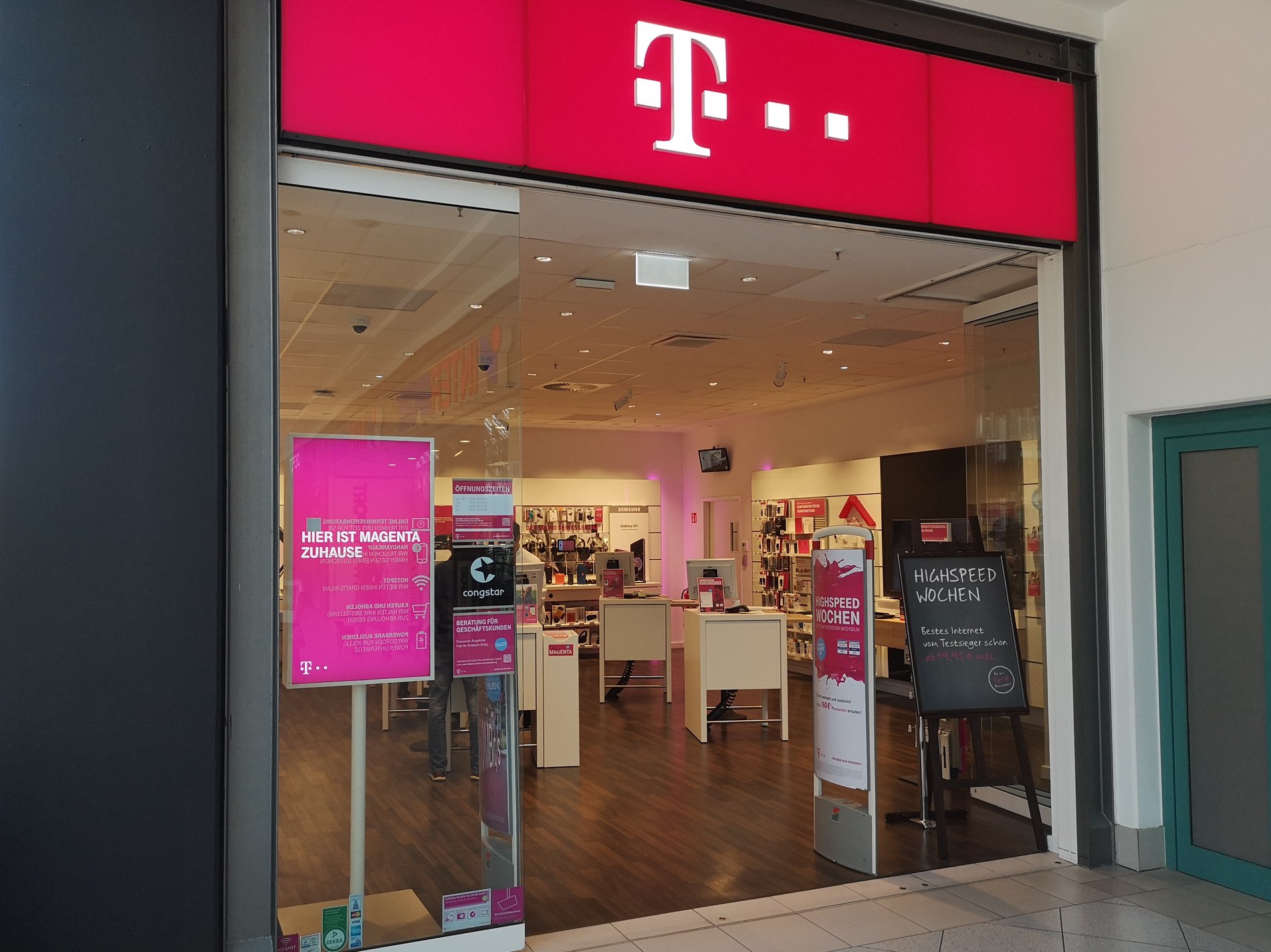 Store photo