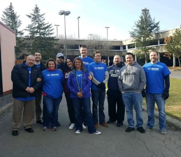 Billiejo Vecchio - Allstate Foundation Helping Hands Grant for Helping Hounds Dog Rescue