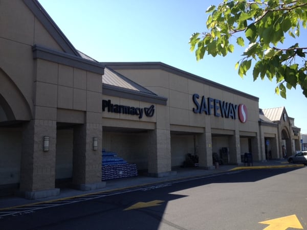 Safeway Store Front Photo at 201 SW 20th St in Pendleton OR
