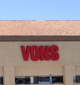 Vons Store Front Picture at 620 Dennery Rd in San Diego CA