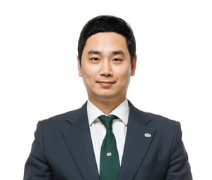 이선이's headshot