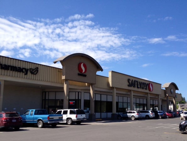 Safeway Store Front Picture at 121 W Walnut St in Newport WA