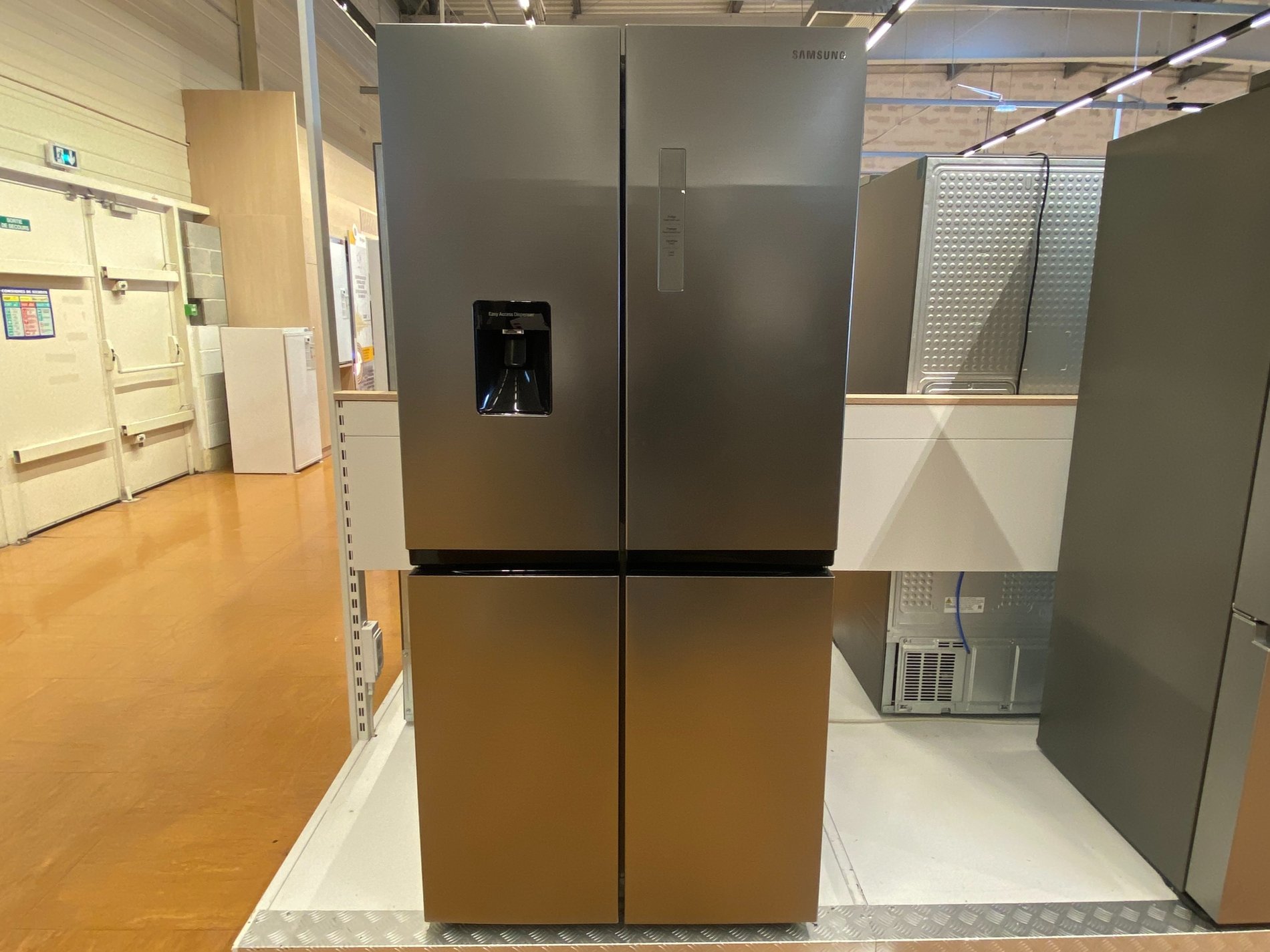 Le Réfrigérateur multi portes Samsung RF48A401EM9 chez Boulanger Troyes - Saint Parres Aux Tertres!