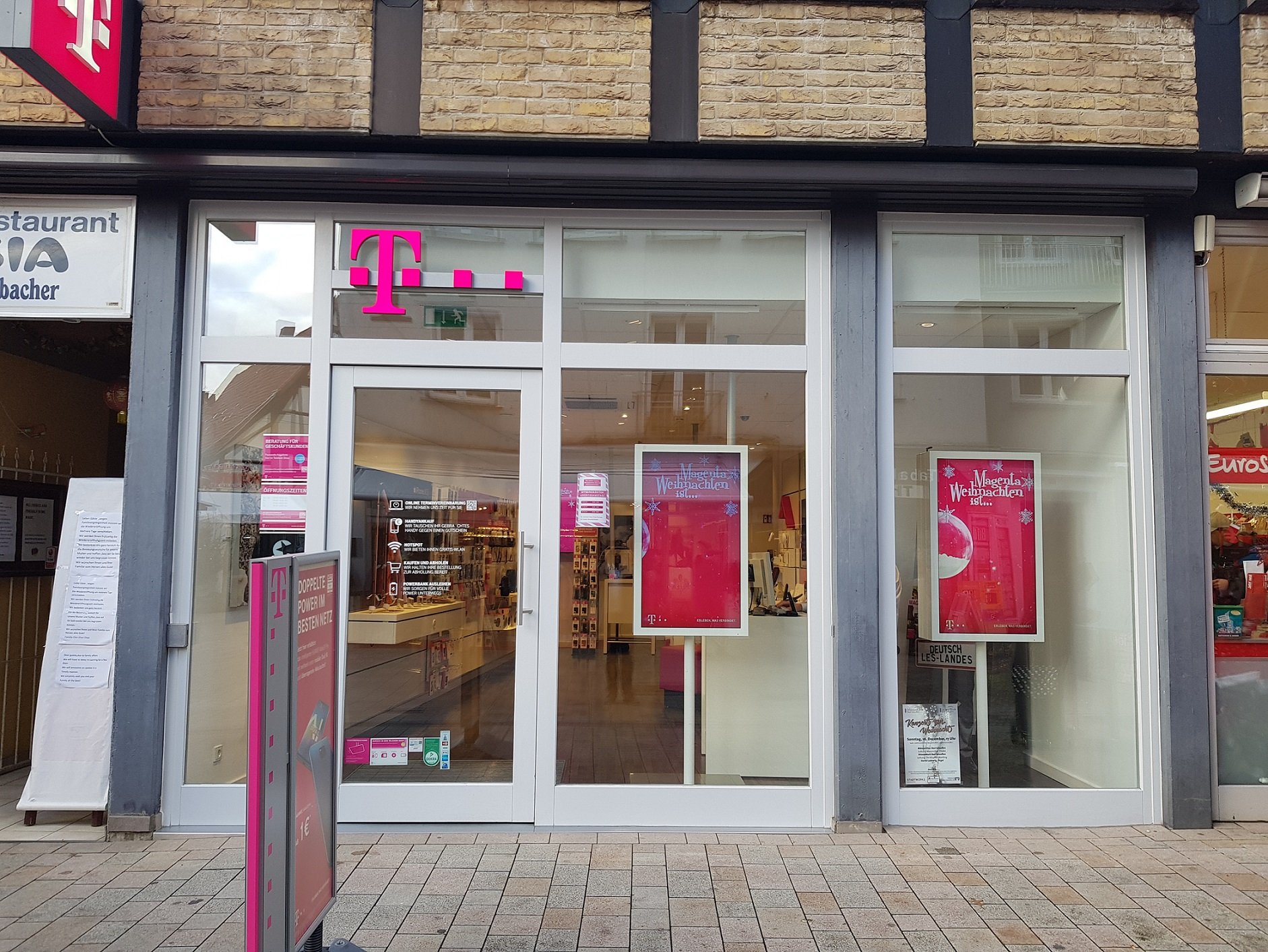 Store photo