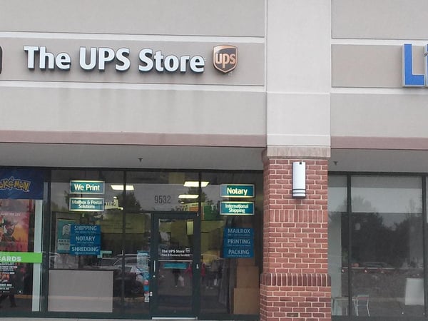 Exterior storefront image and sign for The UPS Store 4988 in Manassas