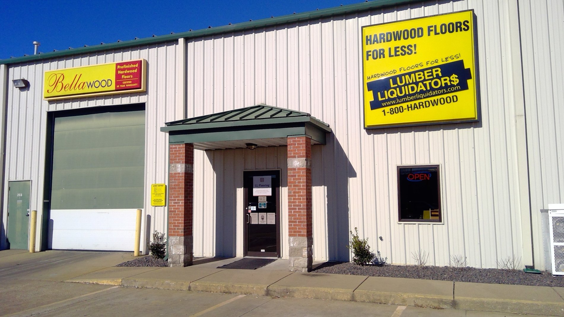 LL Flooring #1166 Evansville | 1200 North Willow Road | Storefront