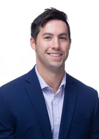 A headshot of Goosehead agent Victor Romagosa