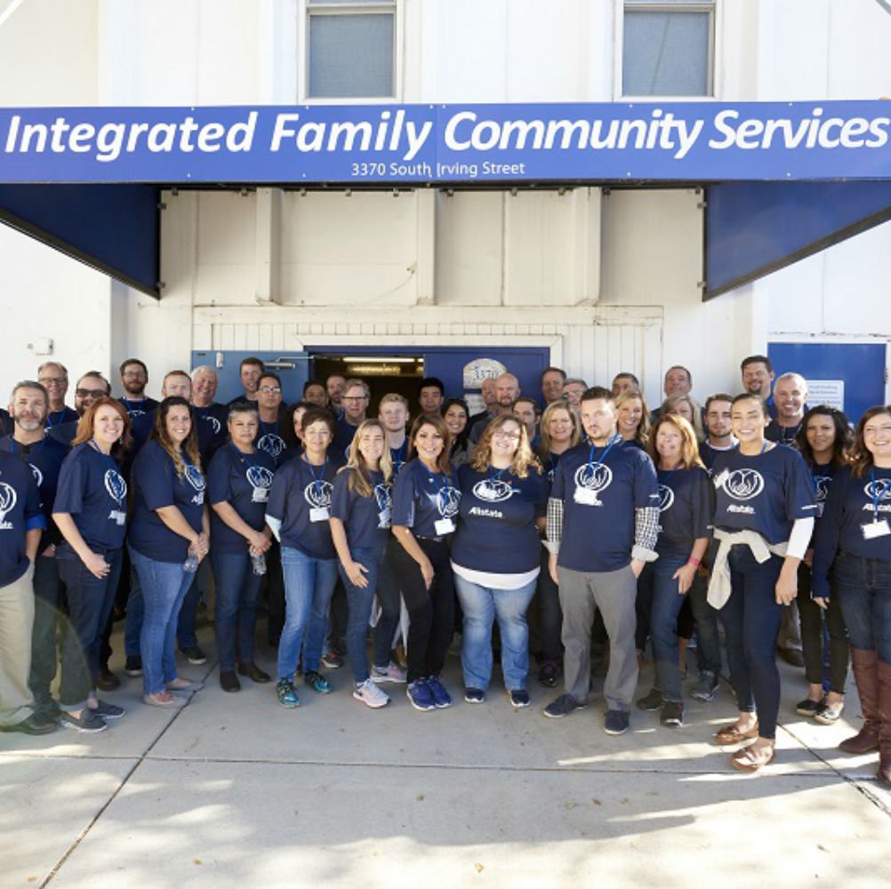 Allstate vonunteers at Integrated Family Community Services.