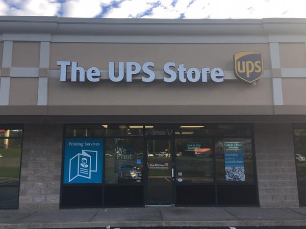 exterior storefront of The UPS Store 1509 in Springfield, MO