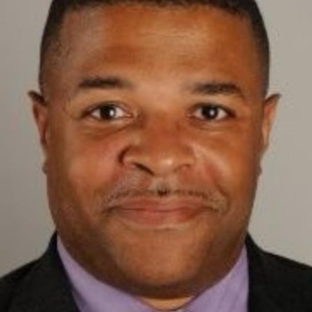 Agente de seguros de Allstate Robert James