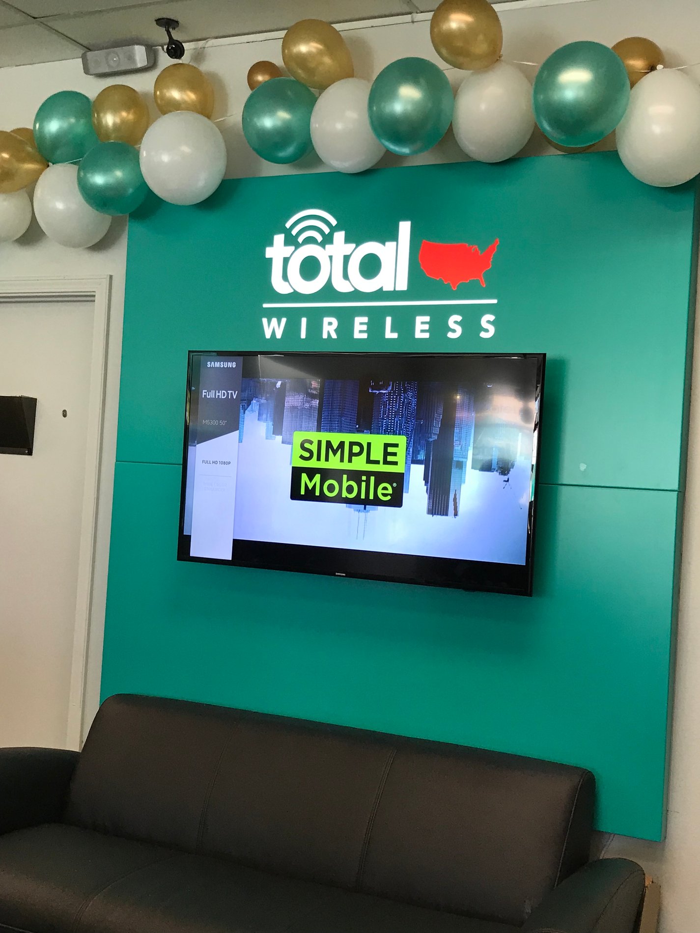 Total Wireless Store front image in Laplace, LA