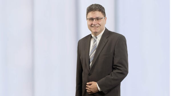 Ilmi Saliov. Ihr Ansprechpartner für die Barmenia Versicherung in Elmshorn.