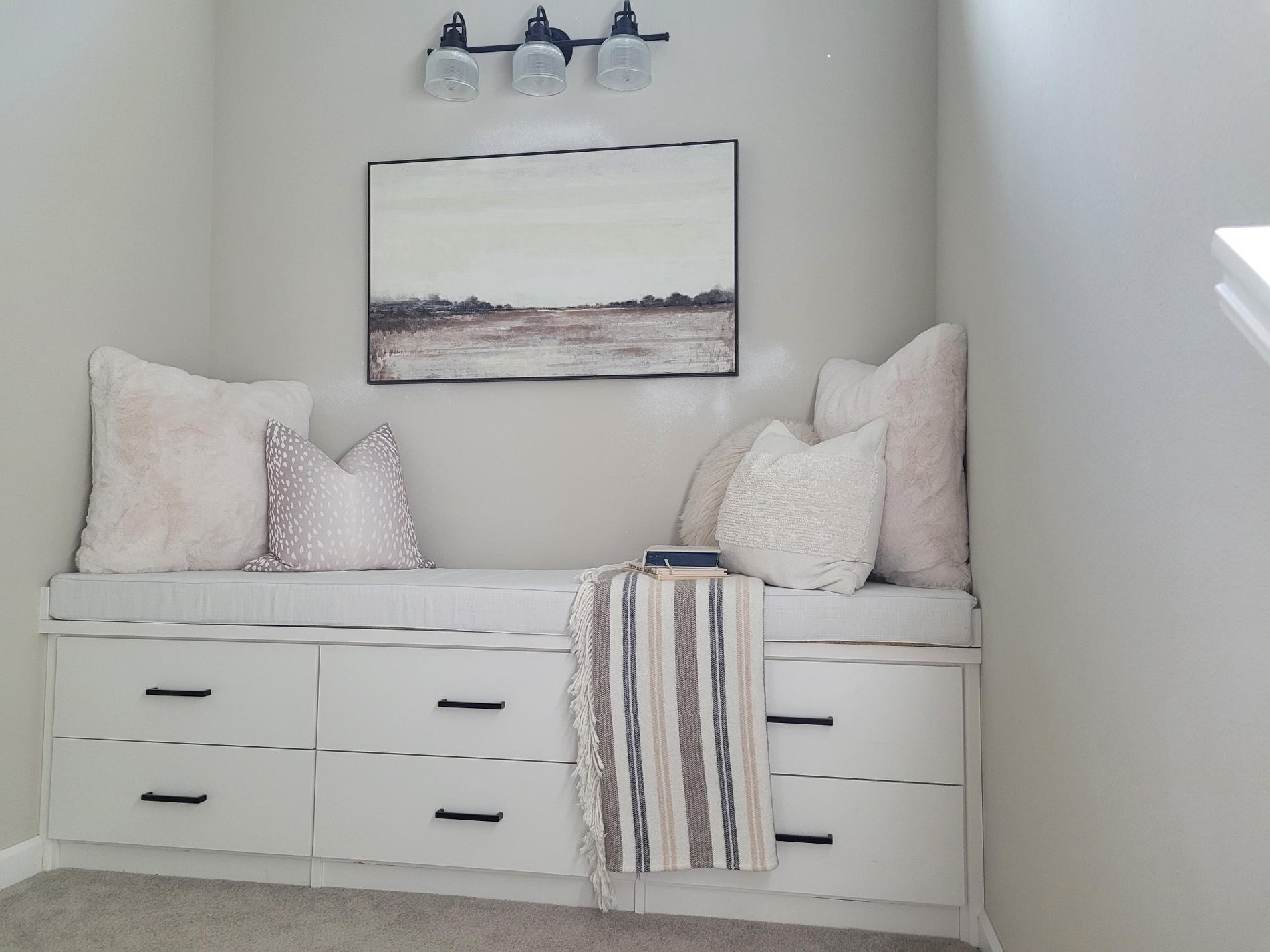 White bench with drawers White bench with drawers