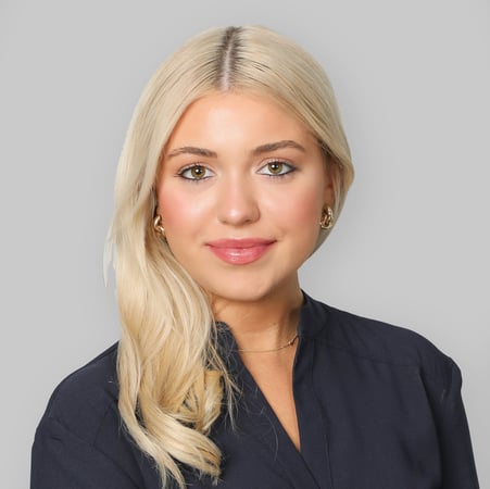 Anna Sieron Advisor Headshot image