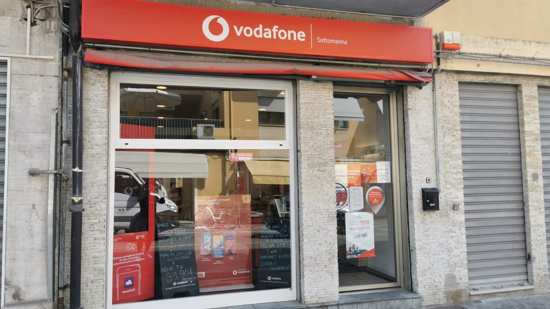 Vodafone | Sottomarina Di Chioggia